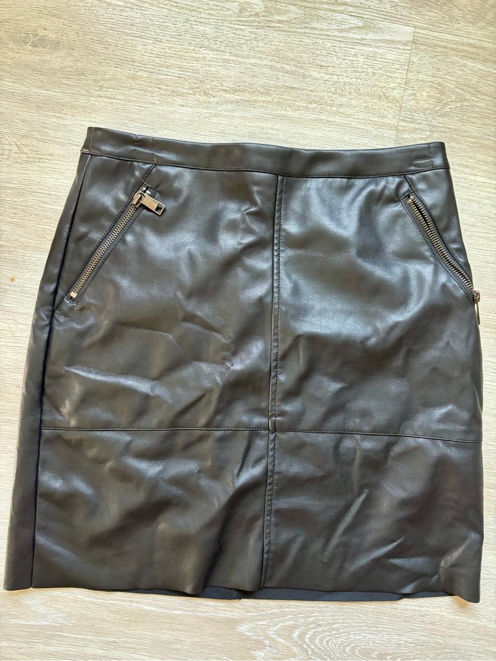 Banana Republic Faux Leather Mini Skirt NWT Black Size 4